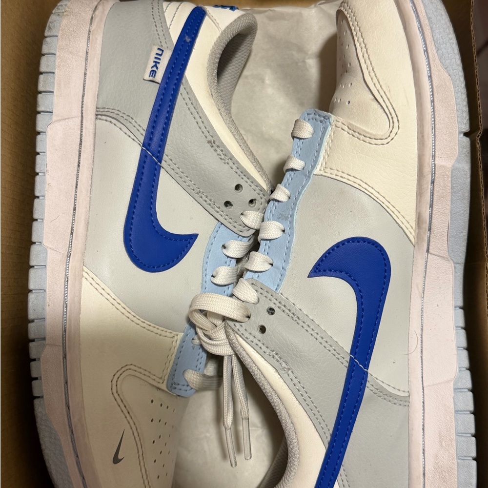 Nike dunk low ivory hyper royal (gs) 6.5y